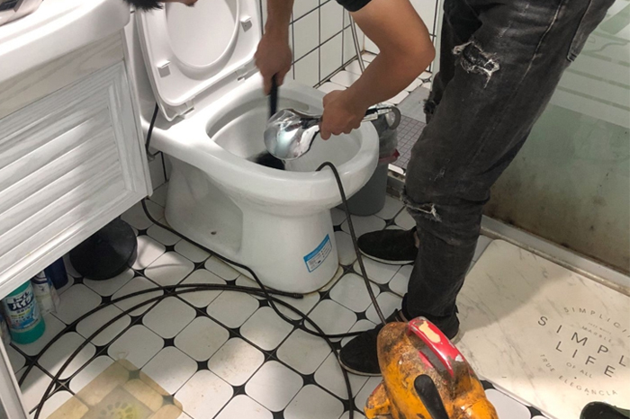 霞浦马桶堵塞自己疏通还是找师傅?专业上门服务让你省时更省心
