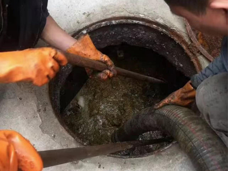 霞浦清理化粪池时如何避免沼气的危害?